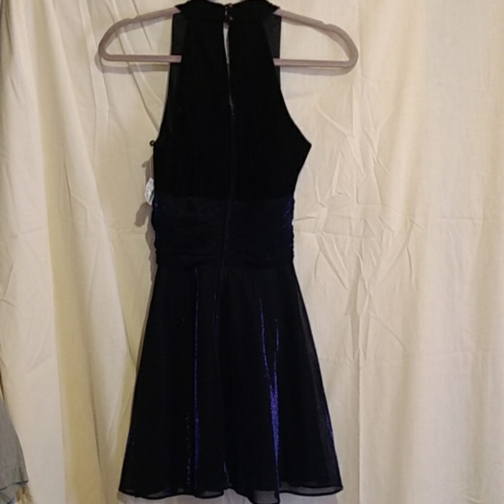 Dress - Picture 2 of 4